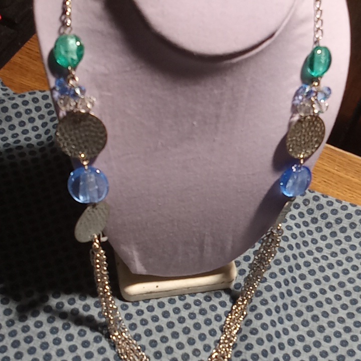 Silver Tone Necklace